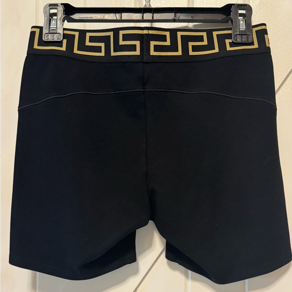 Versace - Picture 3 of 4